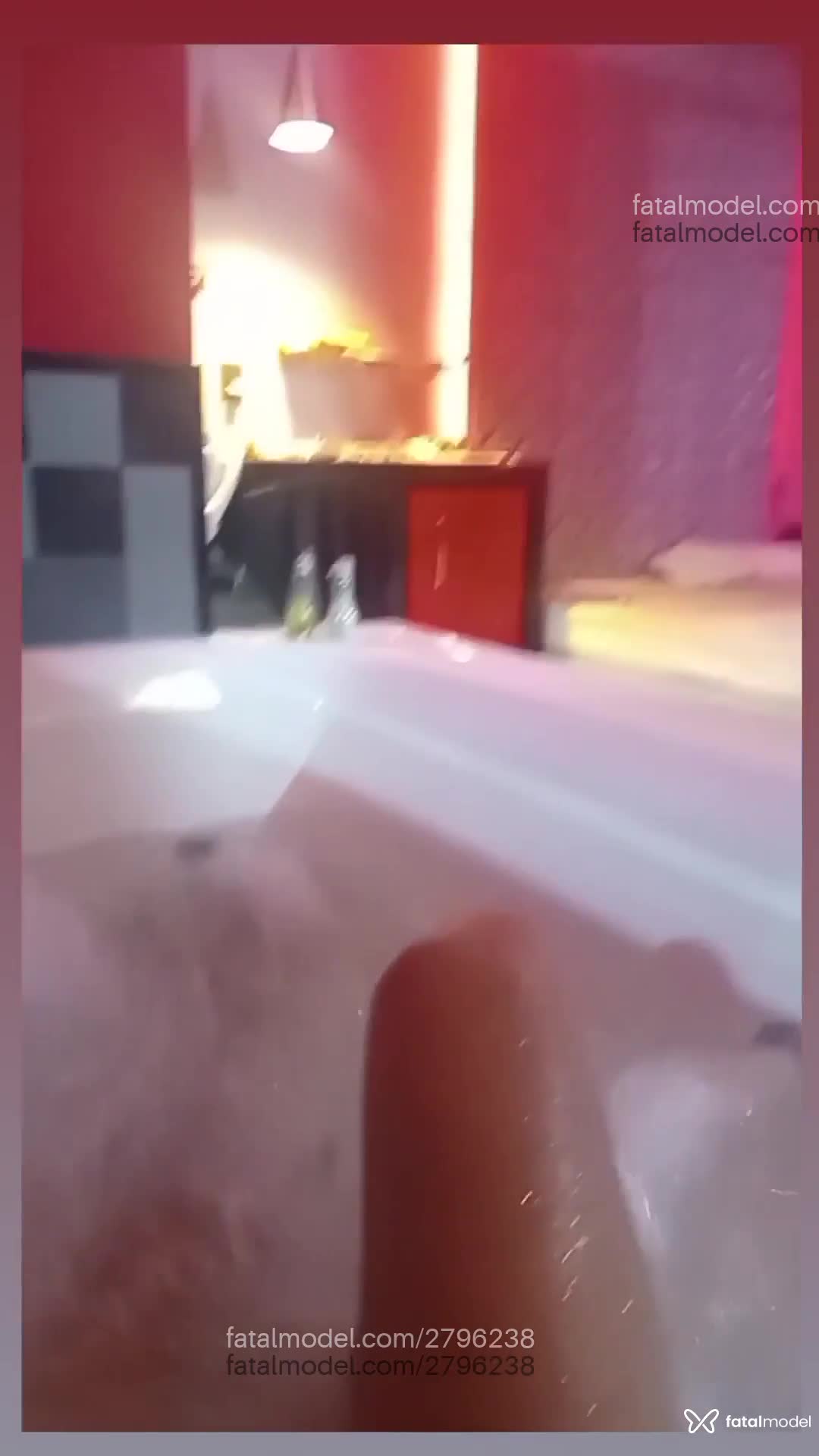 Acompanhante homem morena (o) de olhos pretos em Virtual - Santos