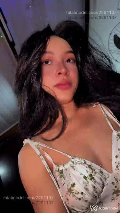 Acompanhante mulher morena (o) de olhos castanhos em Belo Horizonte - Melody Suzume