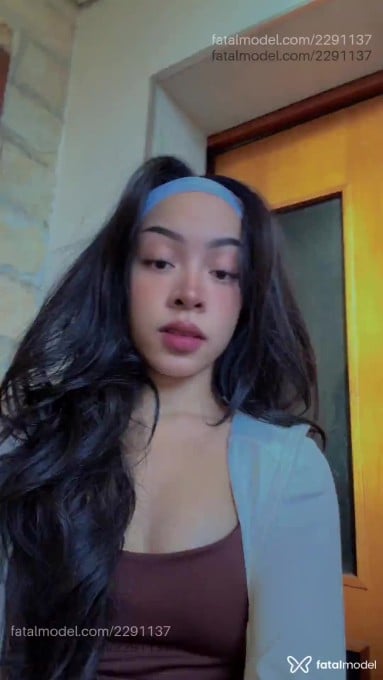 Acompanhante mulher morena (o) de olhos castanhos em Belo Horizonte Acompanhante mulher morena (o) de olhos castanhos em Belo Horizonte - Melody Suzume