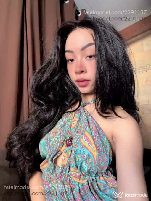 Acompanhante mulher morena (o) de olhos castanhos em Belo Horizonte Acompanhante mulher morena (o) de olhos castanhos em Belo Horizonte - Melody Suzume