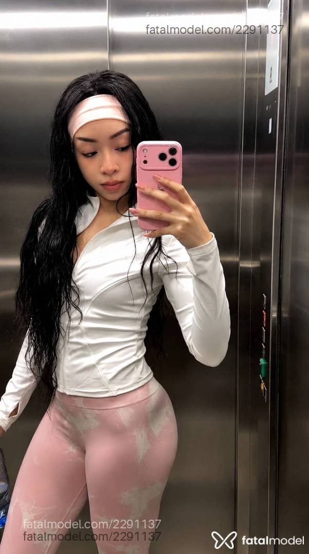 Acompanhante mulher morena (o) de olhos castanhos em Belo Horizonte - Melody Suzume