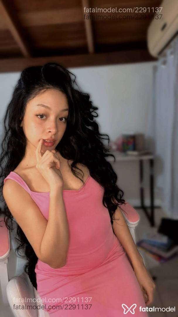 Acompanhante mulher morena (o) de olhos castanhos em Belo Horizonte - Melody Suzume