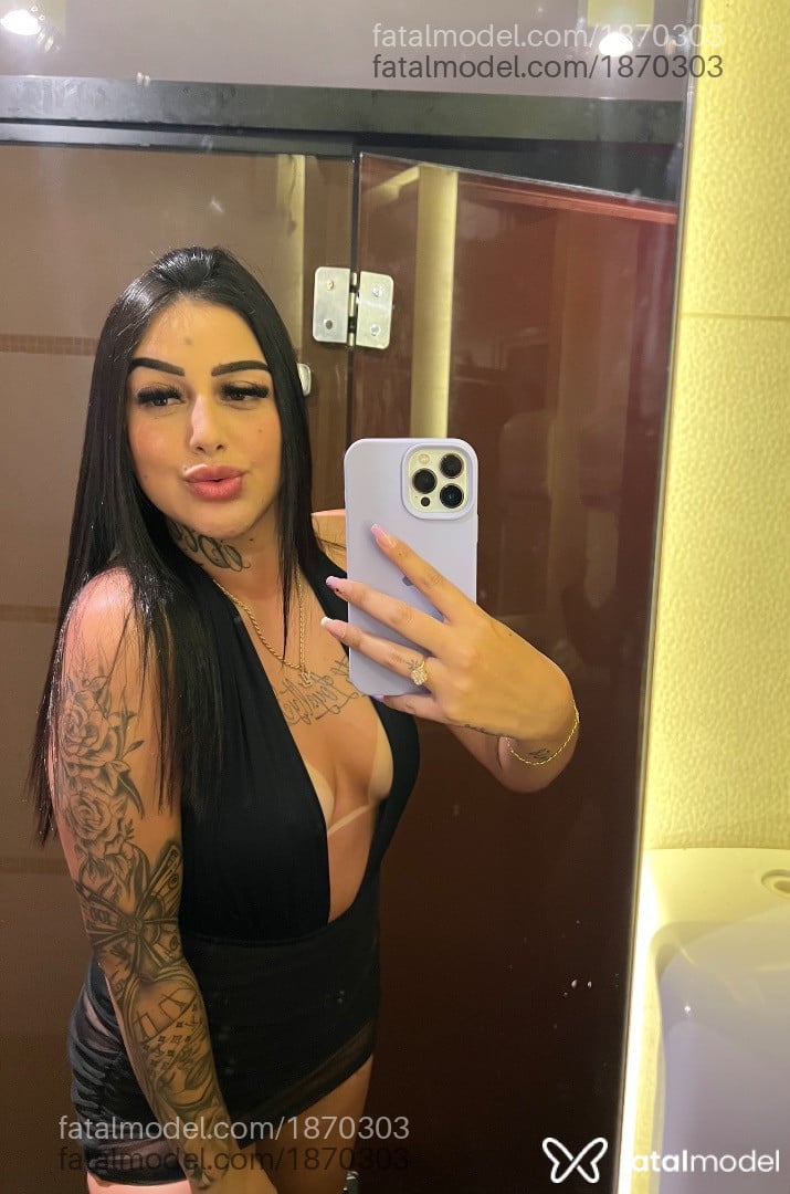 Acompanhante mulher morena (o) de olhos castanhos em Porto Alegre Acompanhante mulher morena (o) de olhos castanhos em Porto Alegre - Vick Marques