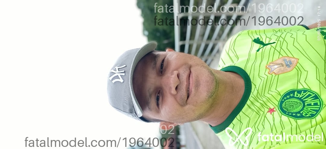 Acompanhante homem com cabelo castanho de olhos castanhos em Salinópolis Acompanhante homem com cabelo castanho de olhos castanhos em Salinópolis - Leosal