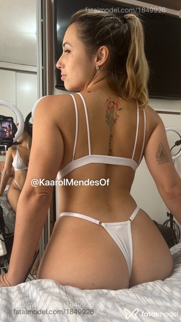 Acompanhante mulher loira (o) de olhos castanhos em Virtual - Kau Lopes