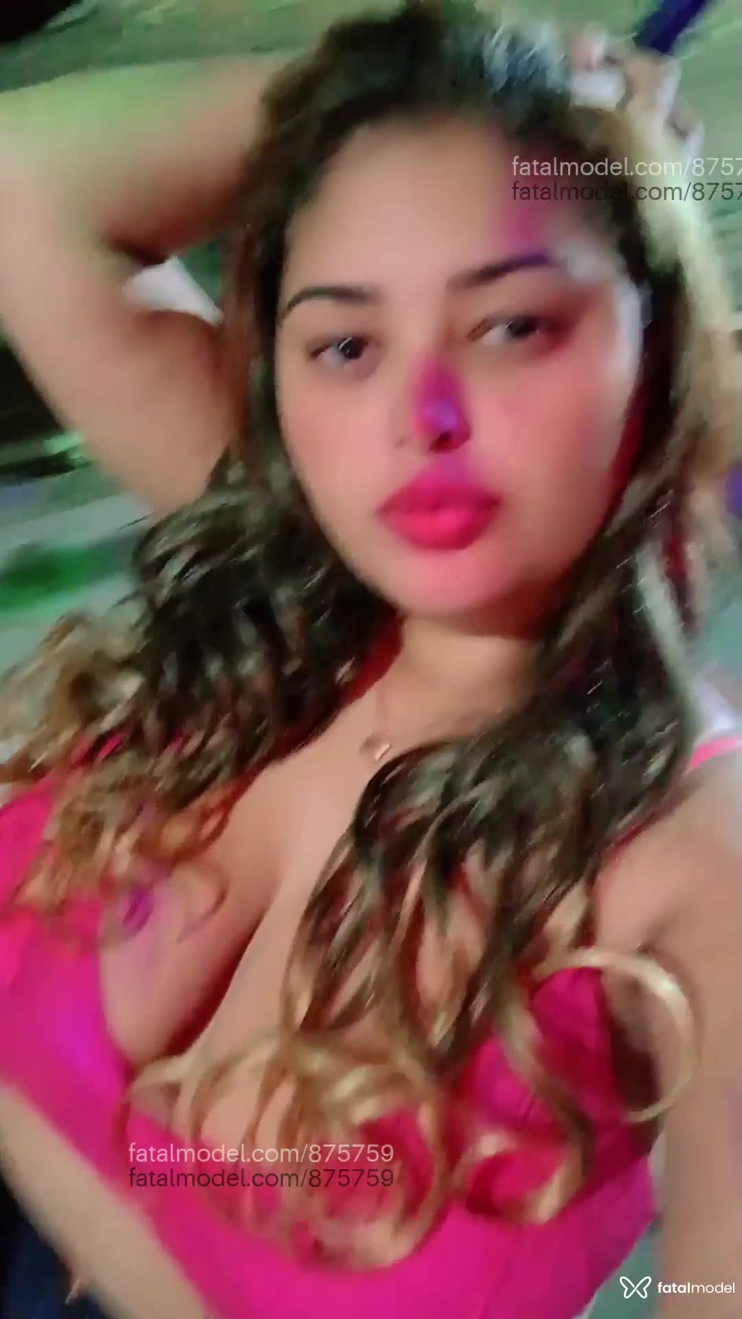 Acompanhante mulher loira (o) de olhos castanhos em Machadinho D'oeste Acompanhante mulher loira (o) de olhos castanhos em Machadinho D'oeste - Loirapeitao