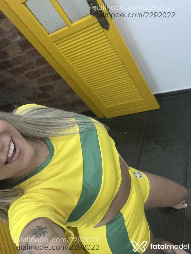 Acompanhante mulher loira (o) de olhos castanhos em Governador Valadares - Lara Oliveira