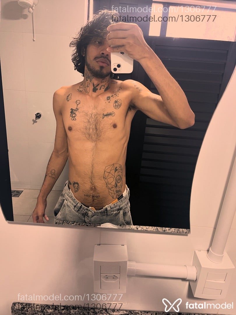 Acompanhante homem morena (o) de olhos pretos em Cascavel - Carlos
