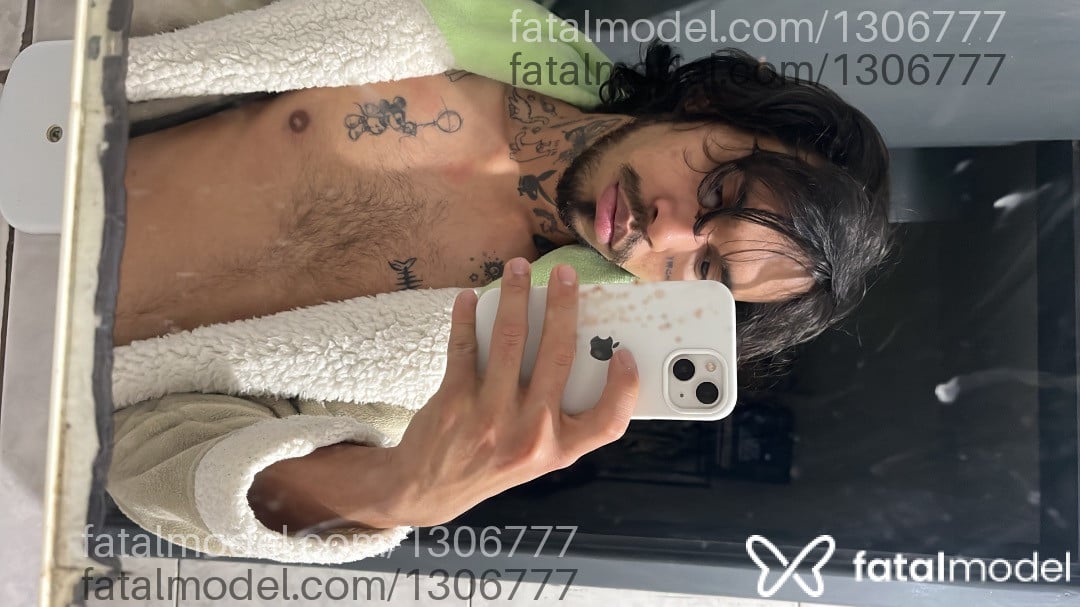 Acompanhante homem morena (o) de olhos pretos em Cascavel - Carlos