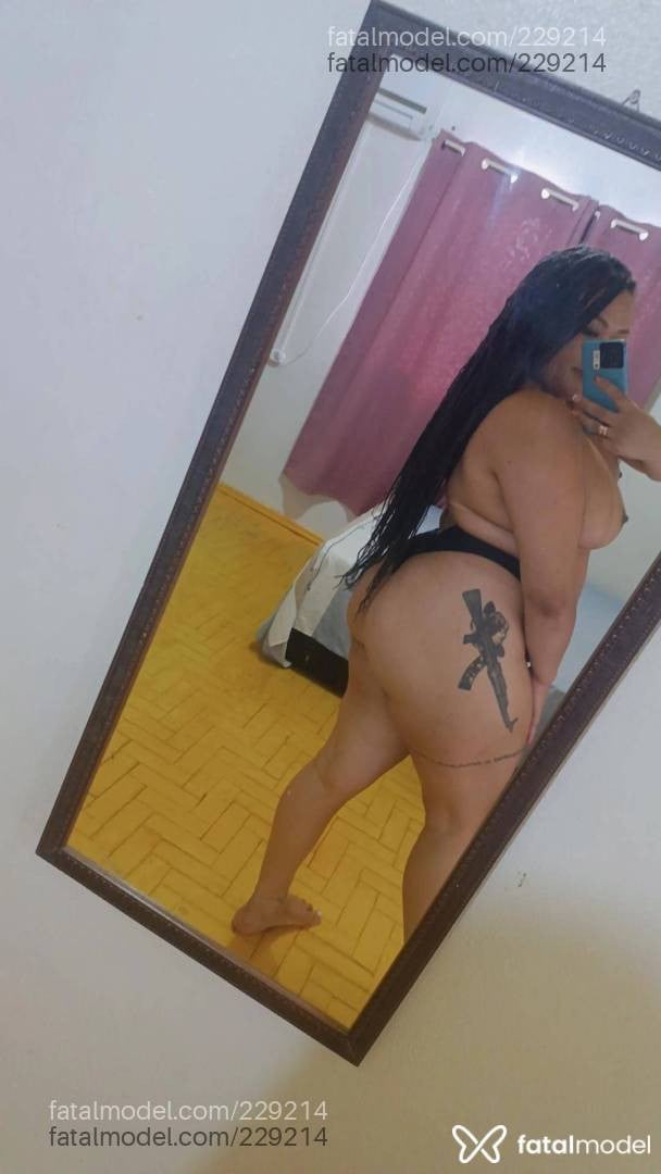 Acompanhante mulher com cabelo castanho de olhos castanhos - Thayna Paulista