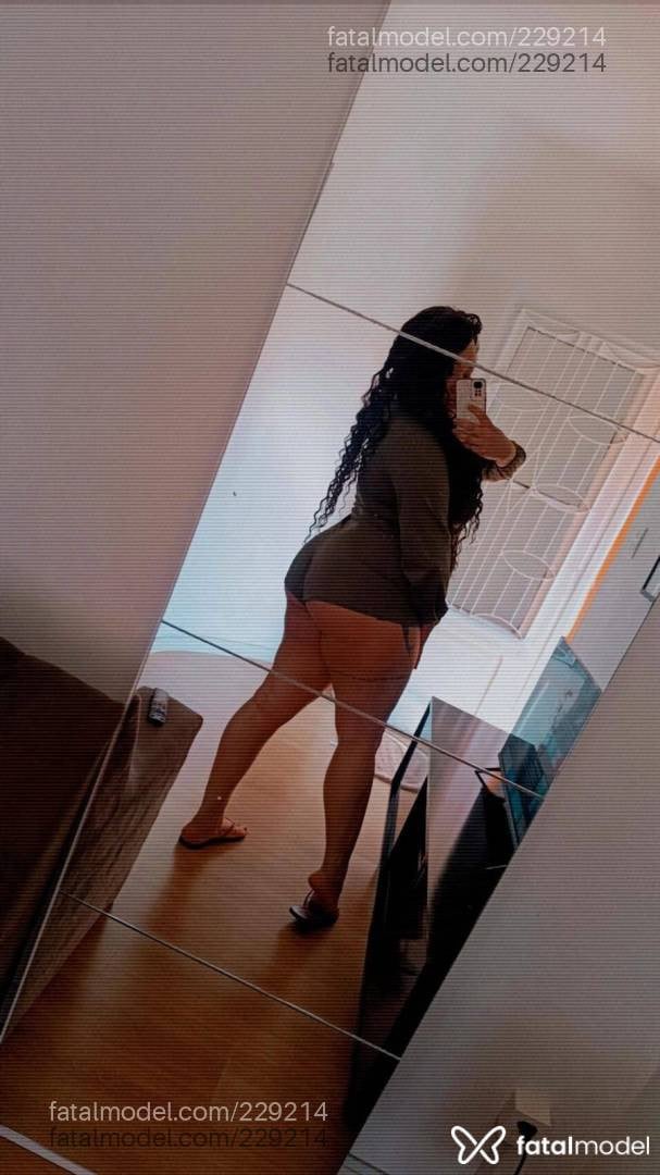 Acompanhante mulher com cabelo castanho de olhos castanhos em Lajeado - Thayna Paulista