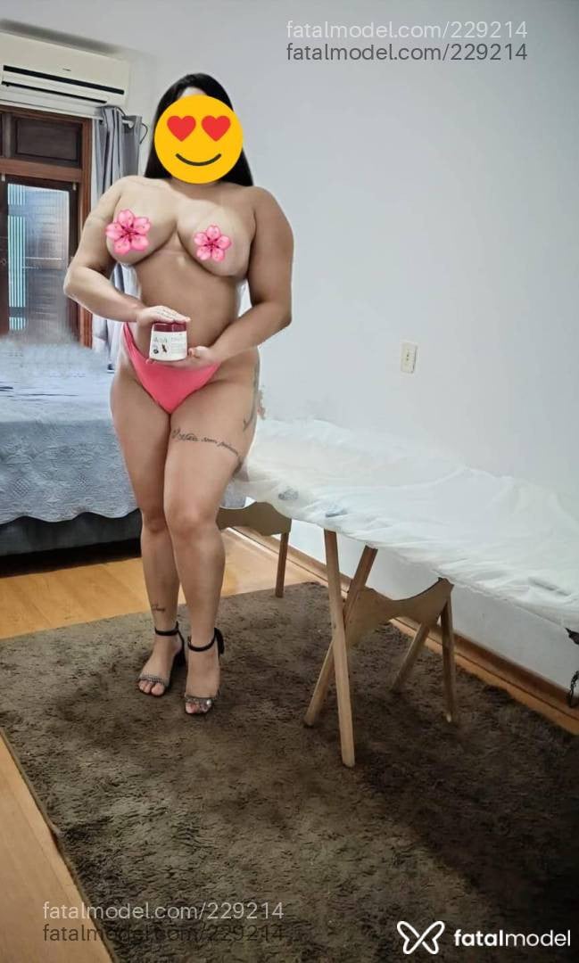 Acompanhante mulher com cabelo castanho de olhos castanhos - Thayna Paulista