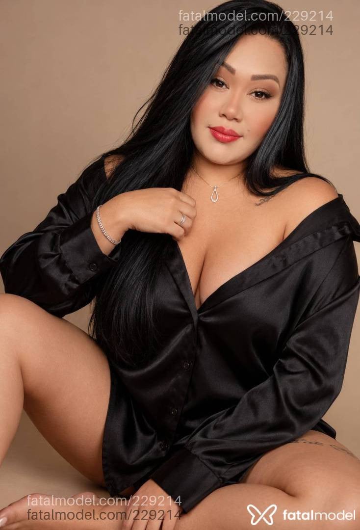 Acompanhante mulher com cabelo castanho de olhos castanhos - Thayna Paulista