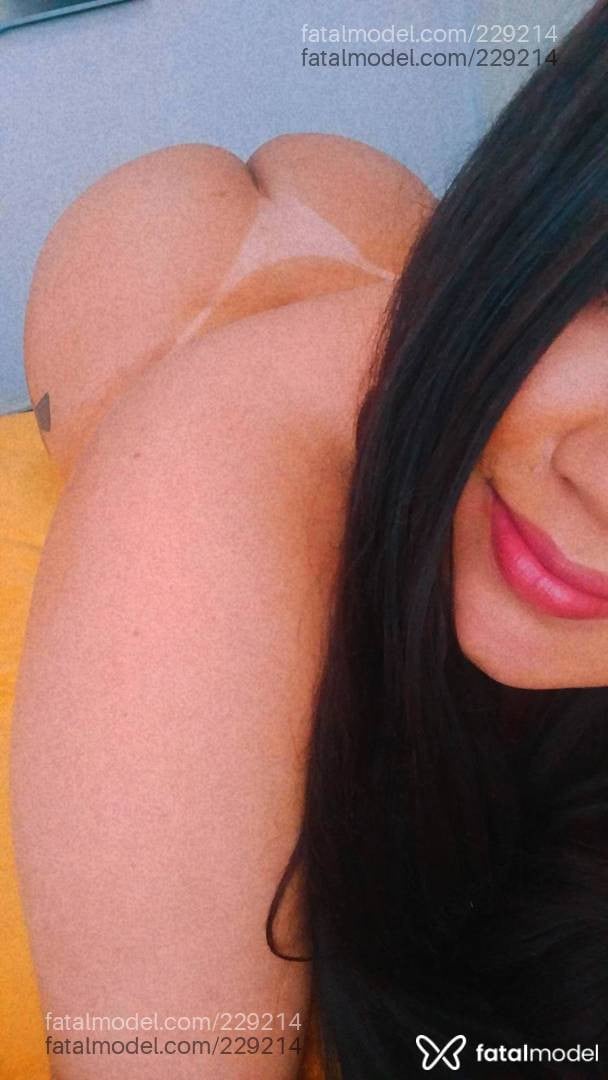 Acompanhante mulher com cabelo castanho de olhos castanhos - Thayna Paulista