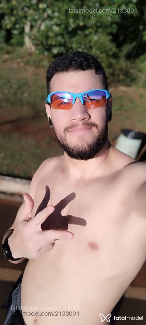 Acompanhante homem morena (o) de olhos mel em Cascavel - Gustavo Bruinsma