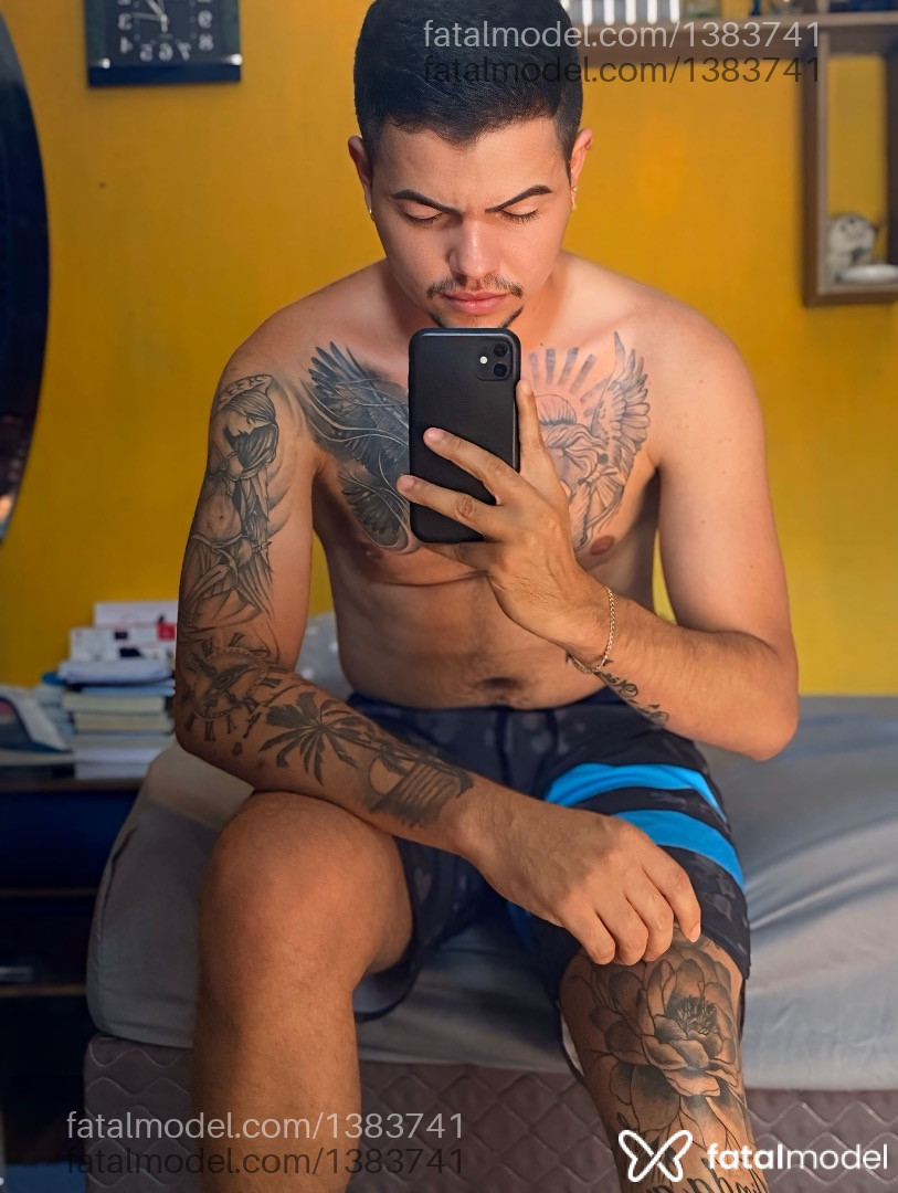Acompanhante homem com cabelo castanho de olhos castanhos em Manaus Acompanhante homem com cabelo castanho de olhos castanhos em Manaus - Acreano