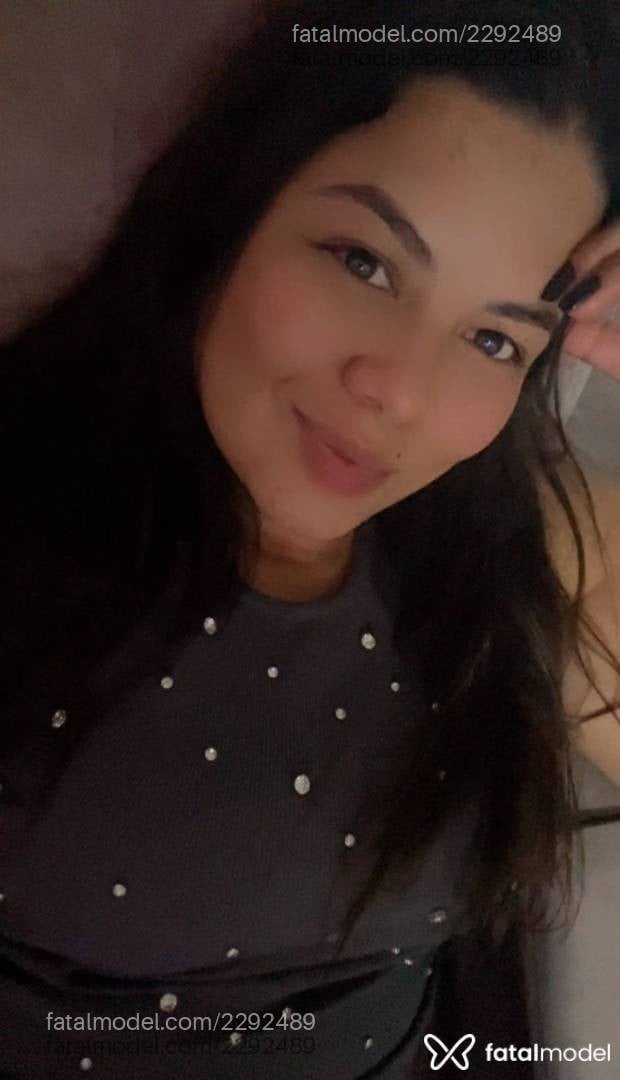 Acompanhante mulher com cabelo castanho de olhos castanhos - Thayla