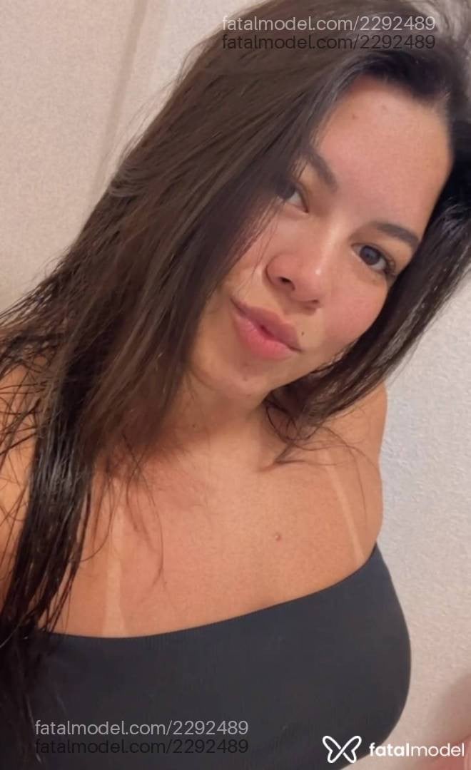 Acompanhante mulher com cabelo castanho de olhos castanhos - Thayla