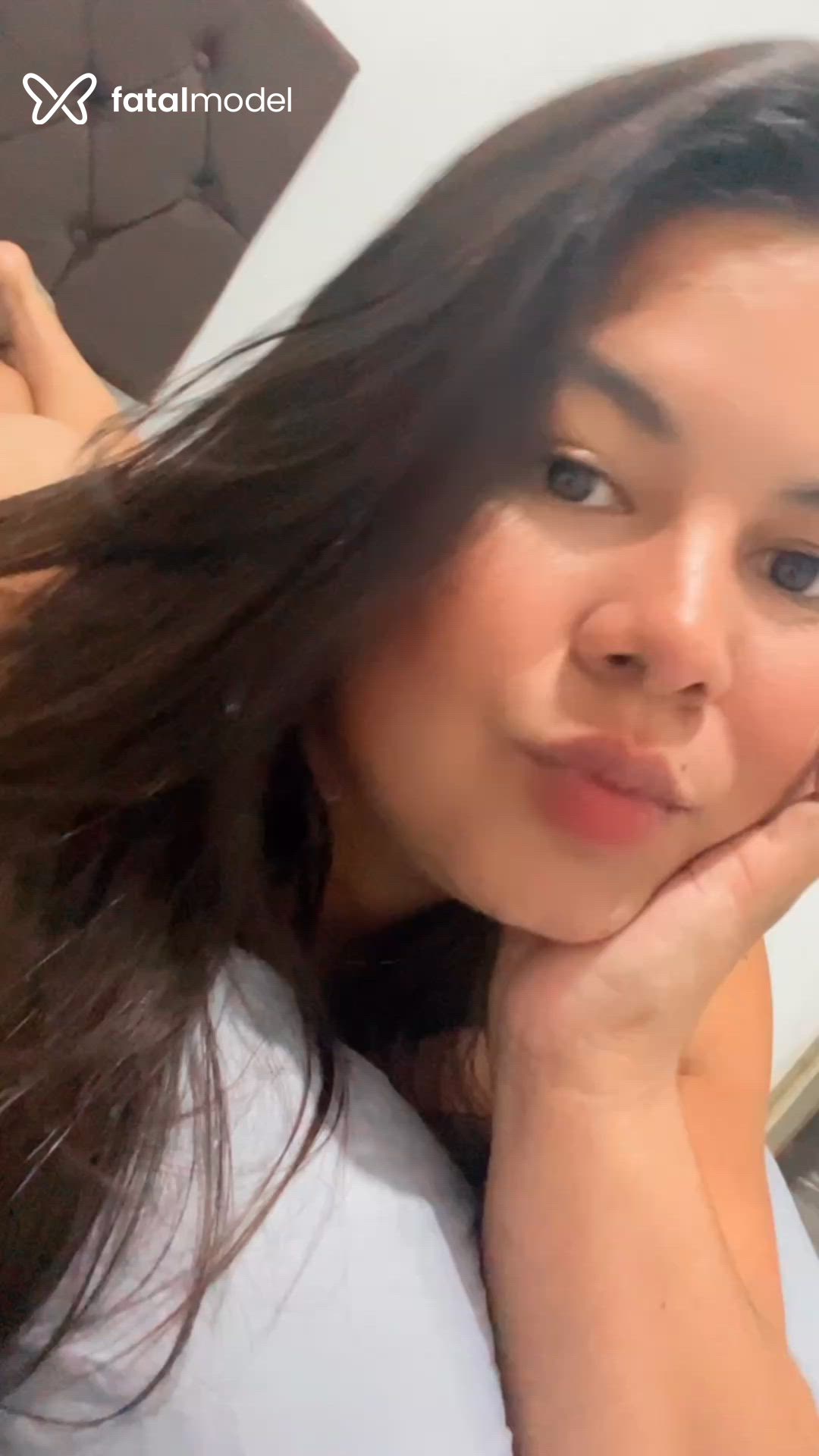 Acompanhante mulher com cabelo castanho de olhos castanhos - Thayla