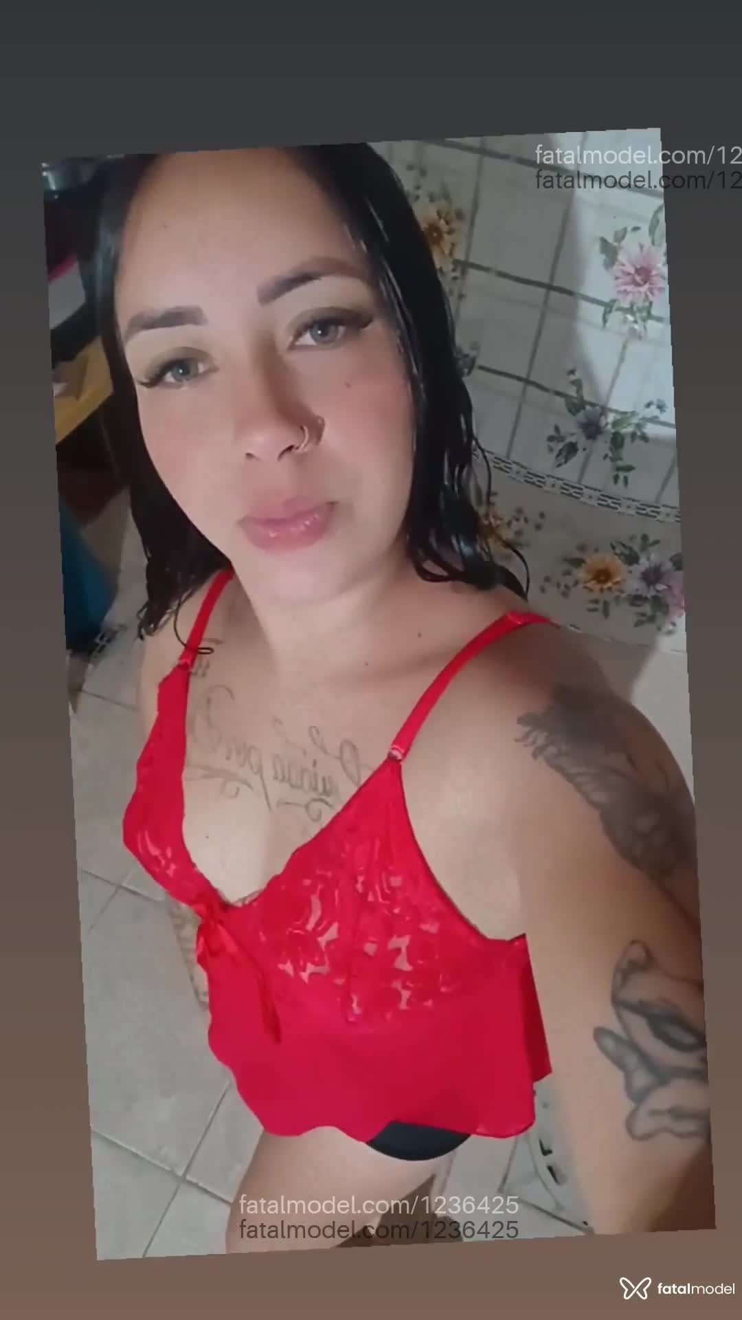 Acompanhante mulher morena (o) de olhos verdes em Uberlândia Acompanhante mulher morena (o) de olhos verdes em Uberlândia - Alycia