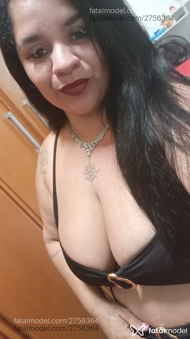 Acompanhante mulher morena (o) de olhos mel - Karoline Acompanhante mulher morena (o) de olhos mel - Karoline