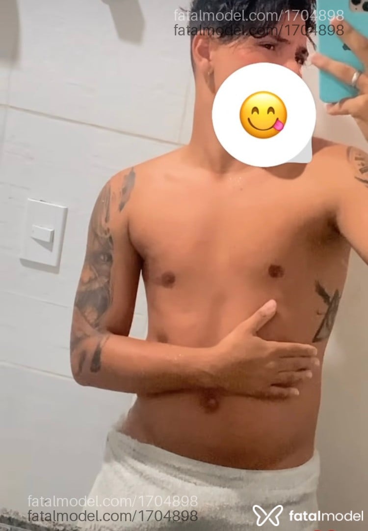 Acompanhante homem com cabelo castanho de olhos castanhos em Maceió Acompanhante homem com cabelo castanho de olhos castanhos em Maceió - Guisavage