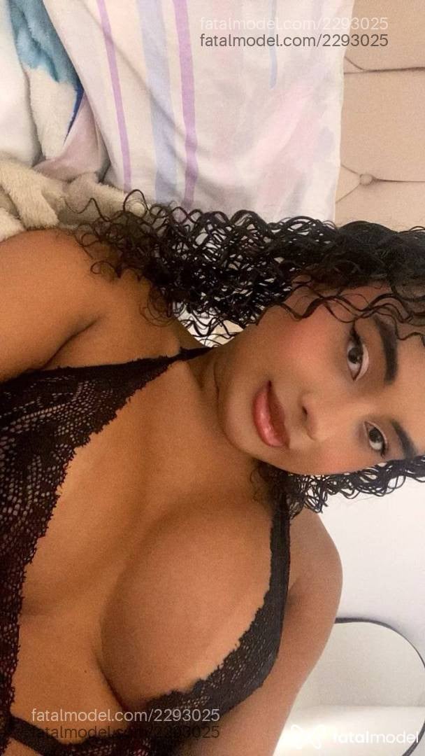 Acompanhante mulher trans com cabelo castanho de olhos pretos em Rio de Janeiro - Pam Lopes