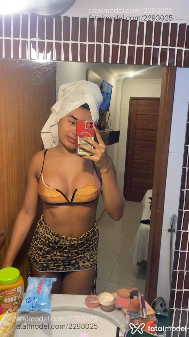 Acompanhante mulher trans com cabelo castanho de olhos pretos em Rio de Janeiro - Pam Lopes