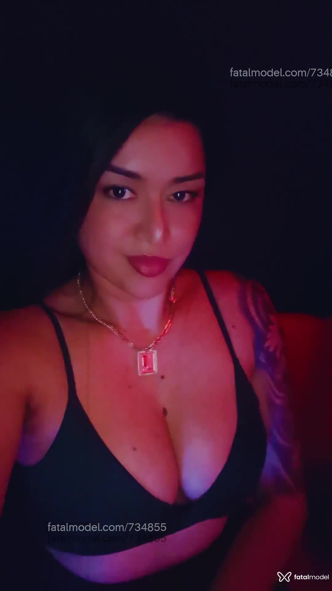 Acompanhante mulher com cabelo castanho de olhos castanhos em Nova Prata - Suzuki