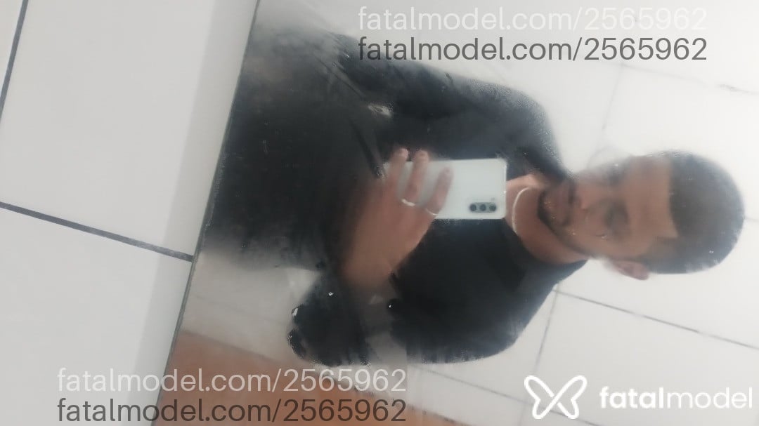Acompanhante homem morena (o) de olhos pretos em Balneário Camboriú - William