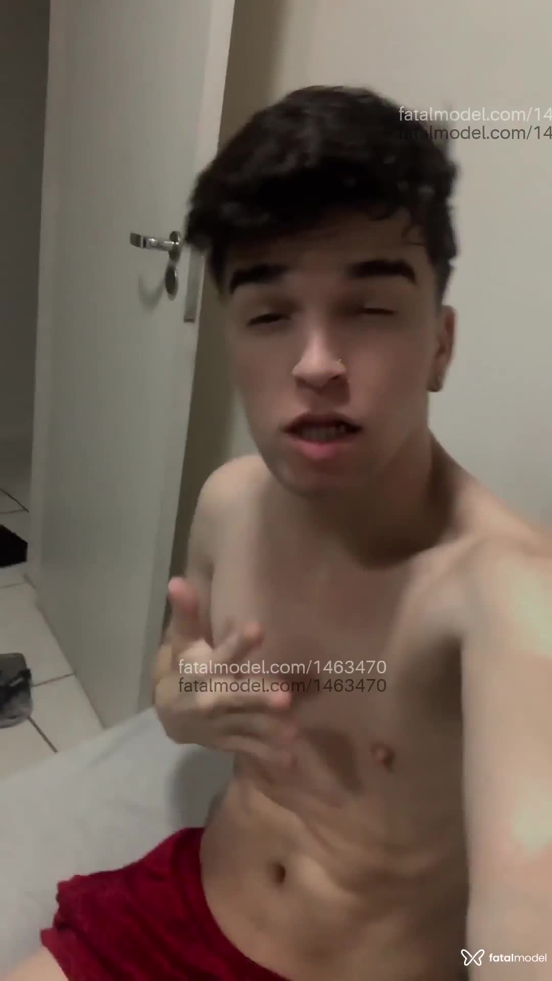 Acompanhante homem com cabelo castanho de olhos castanhos em Bauru - Gustavo Leal