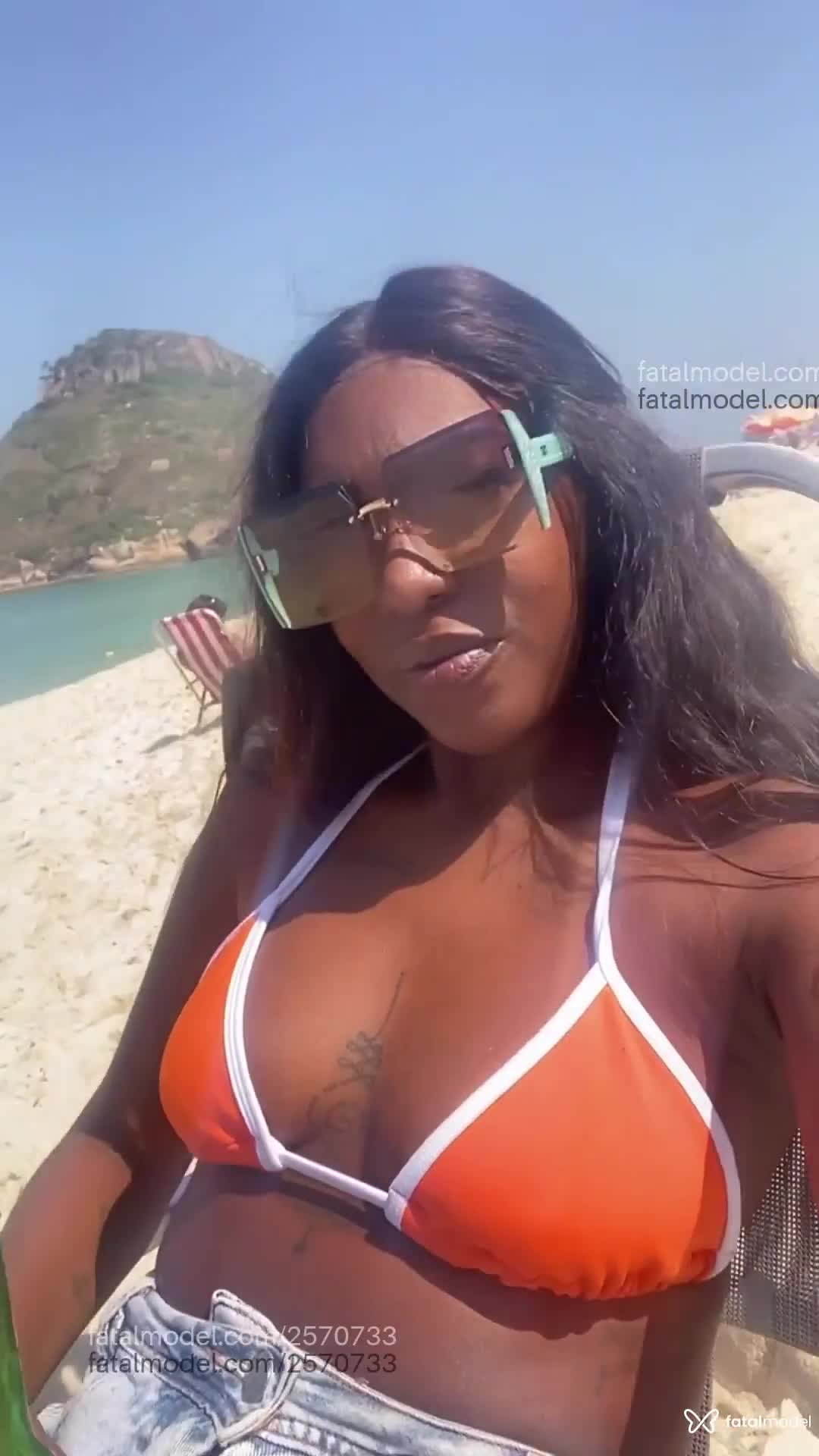Acompanhante mulher morena (o) de olhos pretos em Rio de Janeiro Acompanhante mulher morena (o) de olhos pretos em Rio de Janeiro - Preta