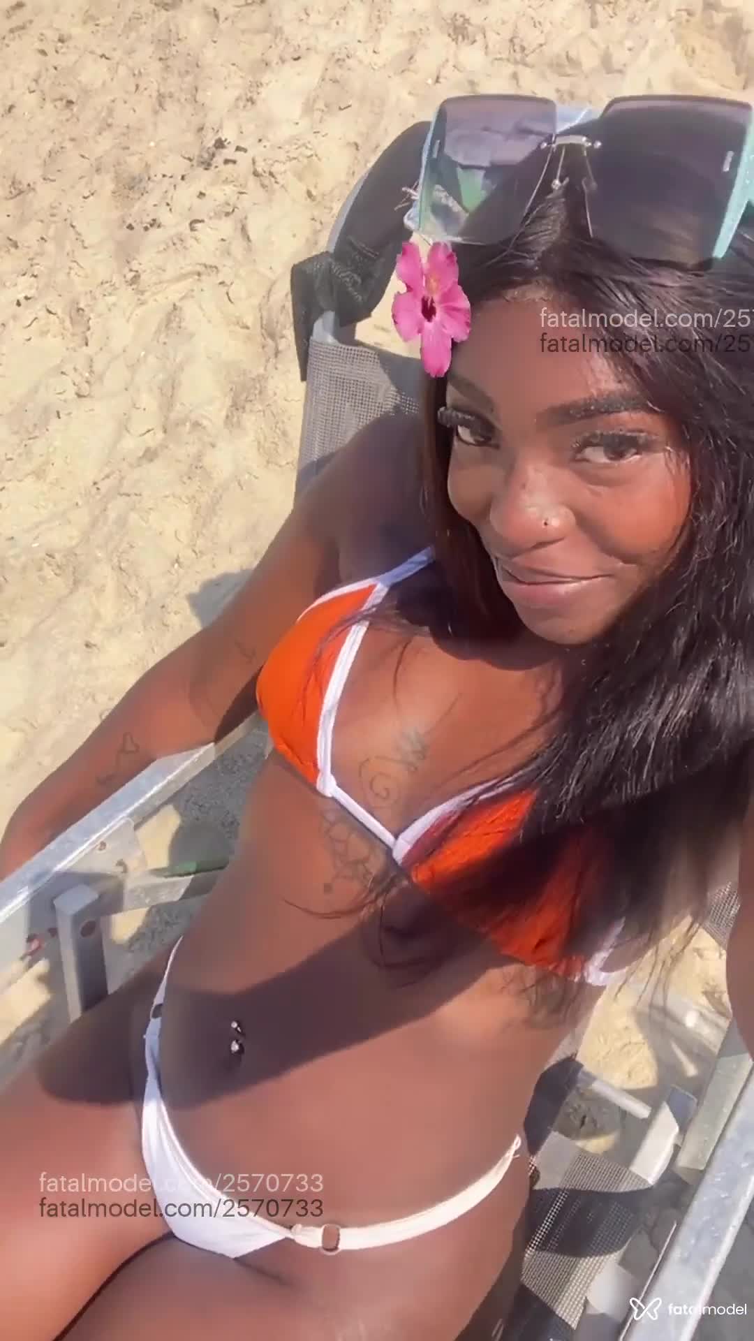 Acompanhante mulher morena (o) de olhos pretos em Rio de Janeiro Acompanhante mulher morena (o) de olhos pretos em Rio de Janeiro - Preta
