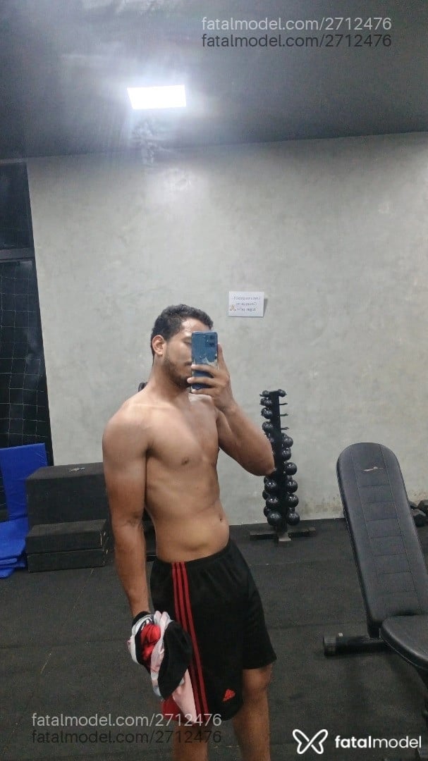 Acompanhante homem morena (o) de olhos castanhos em Belém - Gomes