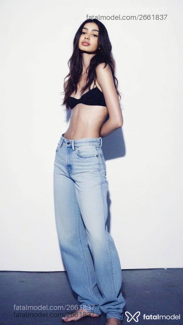 Acompanhante mulher com cabelo castanho de olhos pretos em Brasília Acompanhante mulher com cabelo castanho de olhos pretos em Brasília - Lua Fasano