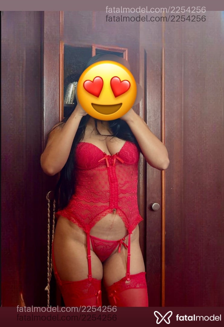 Acompanhante mulher com cabelo castanho de olhos castanhos em Canela - Ana