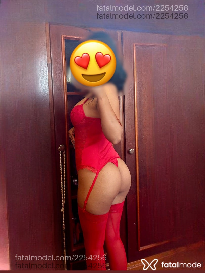 Acompanhante mulher com cabelo castanho de olhos castanhos em Canela - Ana