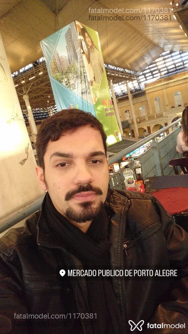 Acompanhante homem com cabelo castanho de olhos castanhos em Capão da Canoa Acompanhante homem com cabelo castanho de olhos castanhos em Capão da Canoa - Ricardo Quaresma