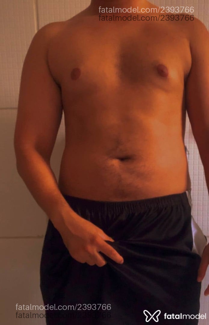Acompanhante homem morena (o) de olhos castanhos em Natal Acompanhante homem morena (o) de olhos castanhos em Natal - Lucas