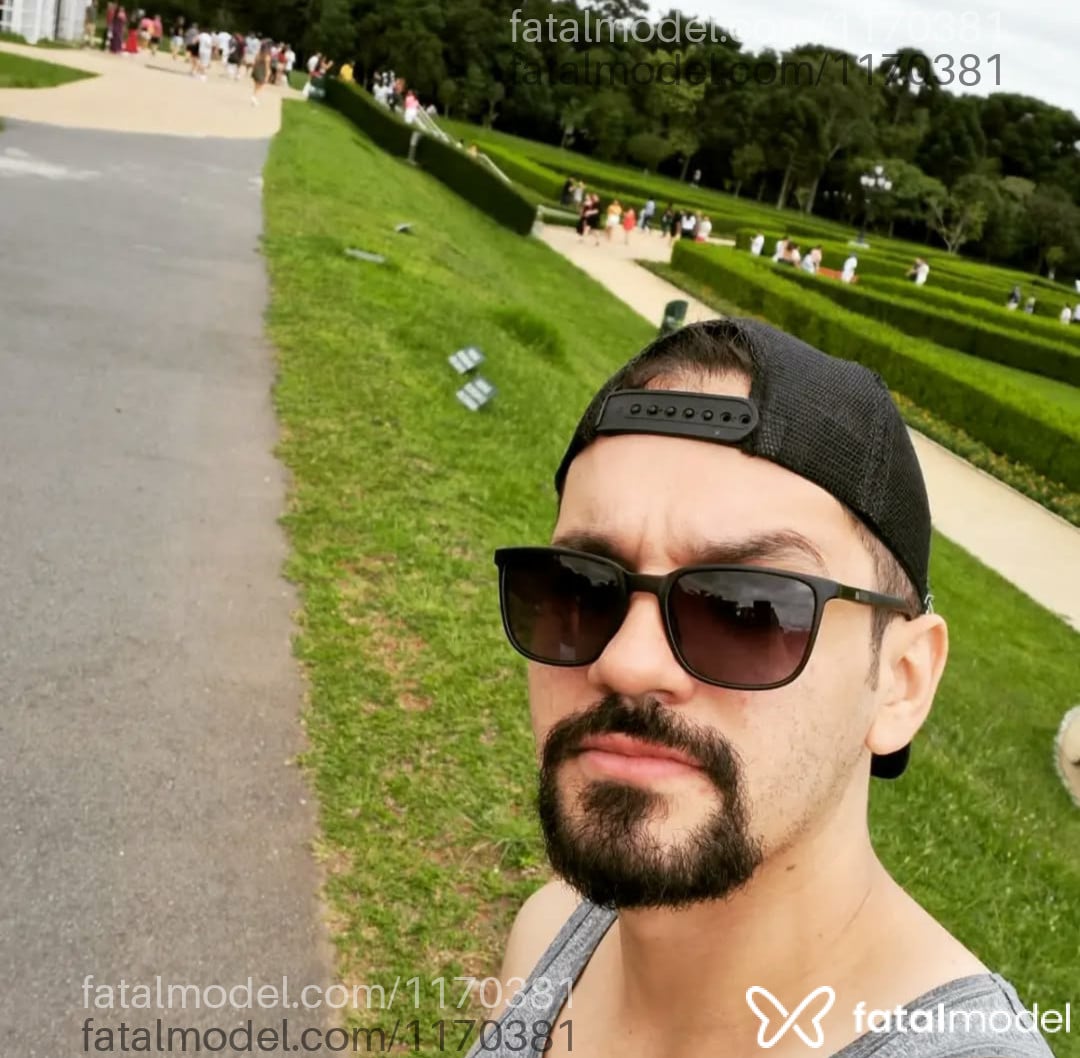 Acompanhante homem com cabelo castanho de olhos castanhos em Capão da Canoa Acompanhante homem com cabelo castanho de olhos castanhos em Capão da Canoa - Ricardo Quaresma