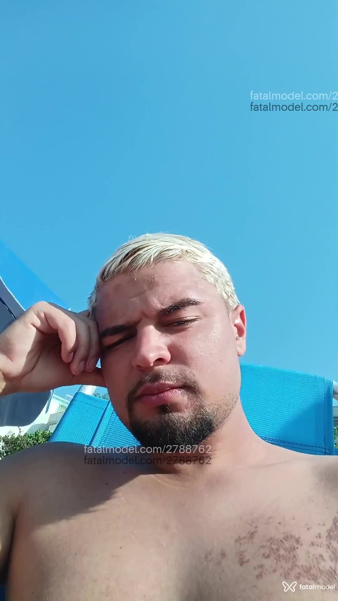 Acompanhante homem loira (o) de olhos castanhos em Duque de Caxias - Gabriel