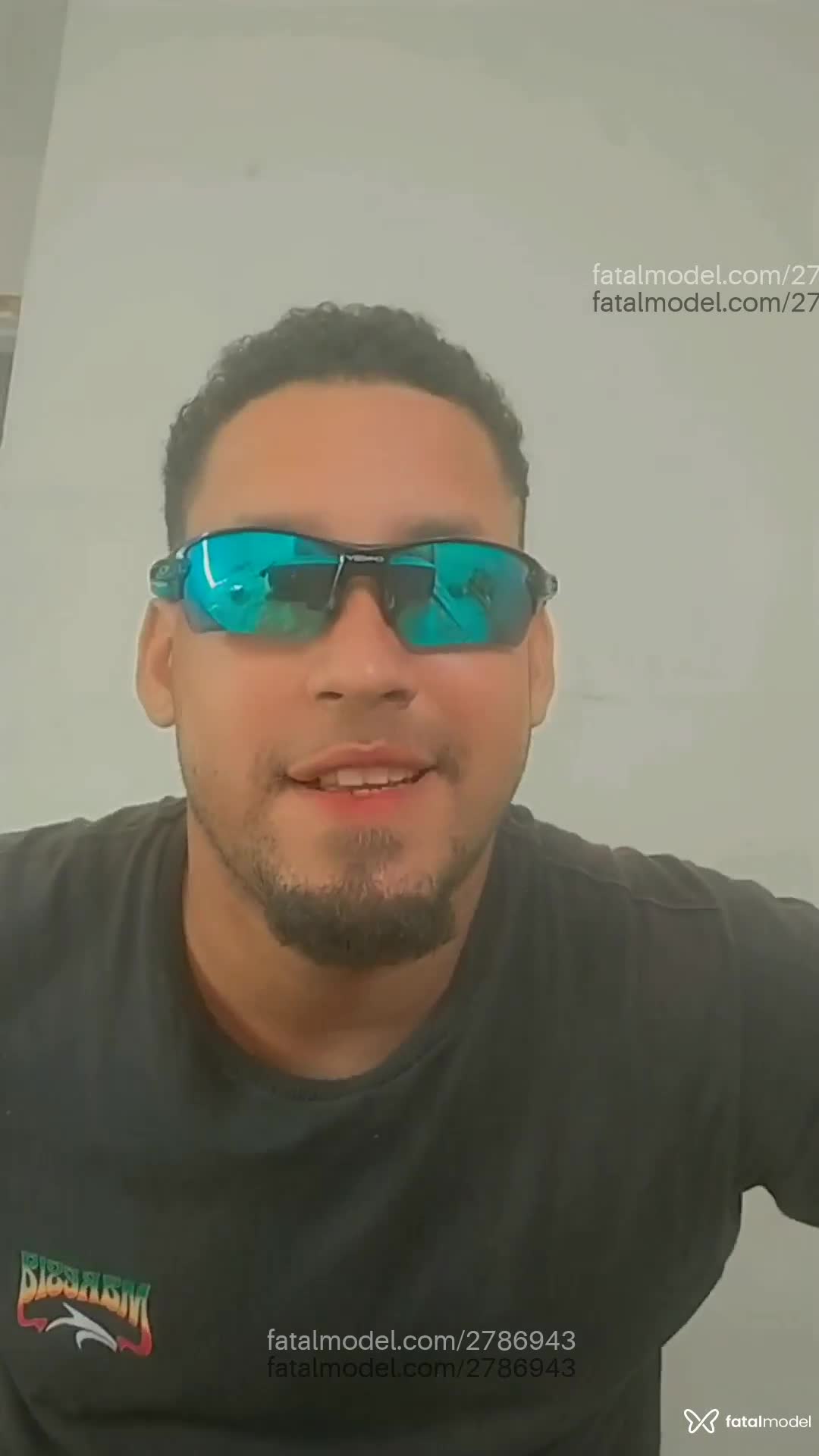 Acompanhante homem com cabelo castanho de olhos castanhos em Vila Velha - Bahianinho