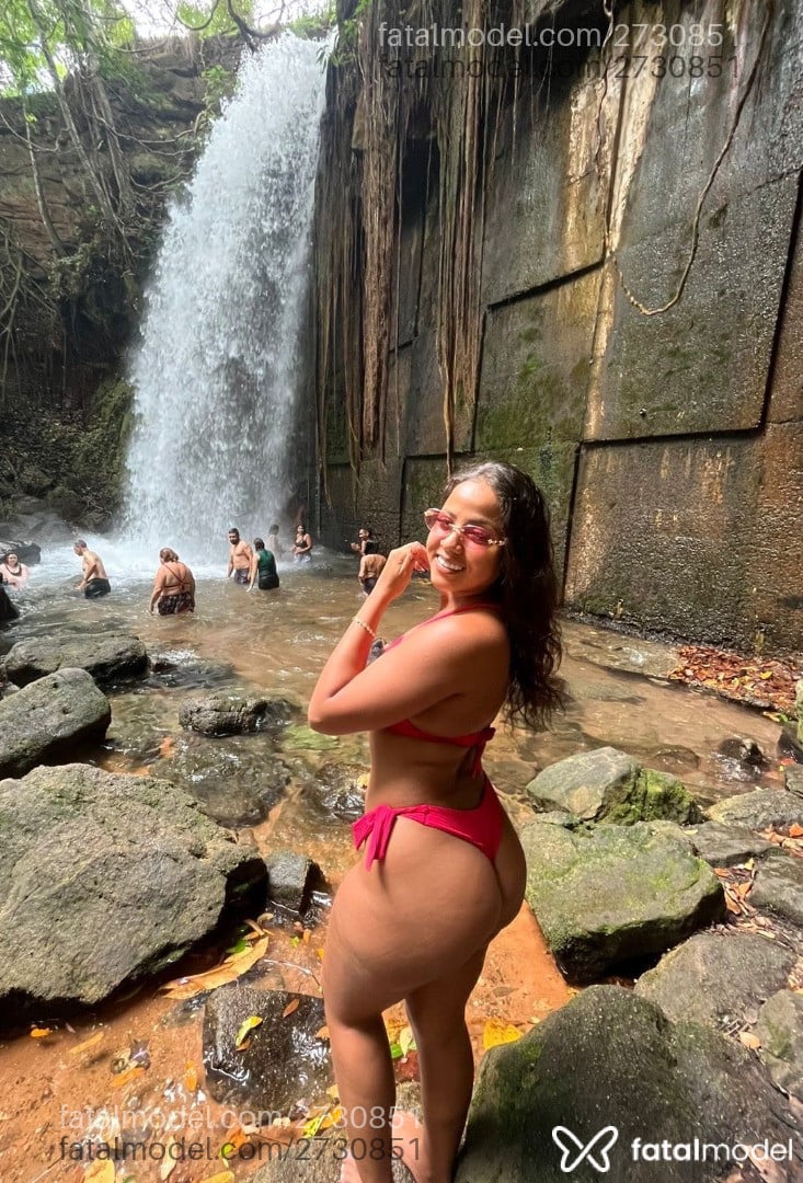 Acompanhante mulher morena (o) de olhos castanhos - Natasha Belle Acompanhante mulher morena (o) de olhos castanhos - Natasha Belle