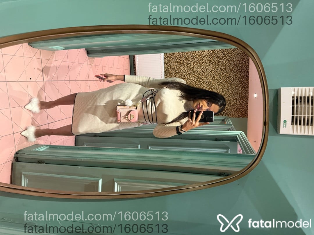 Acompanhante mulher trans com cabelo castanho de olhos pretos em Fortaleza - Kathy Barreto
