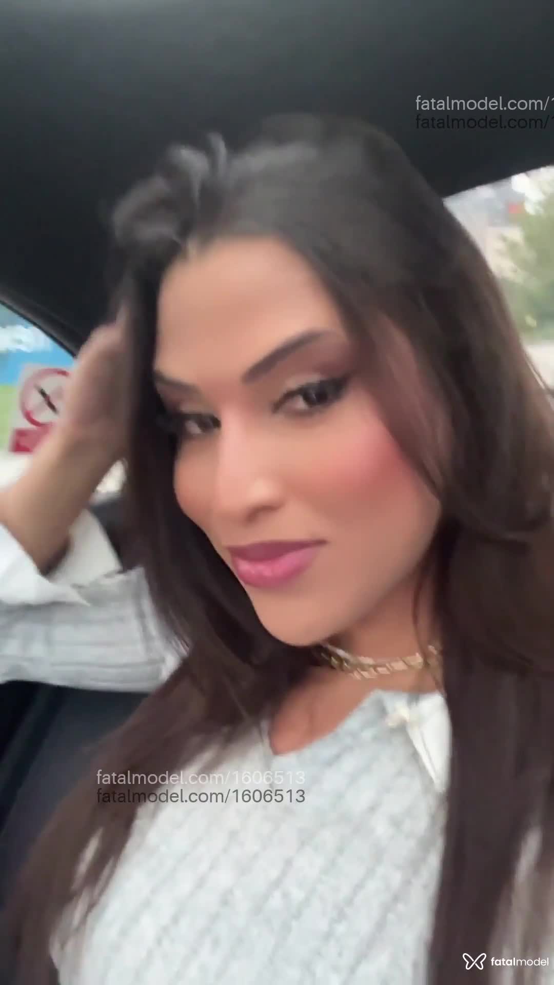 Acompanhante mulher trans com cabelo castanho de olhos pretos em Fortaleza - Kathy Barreto