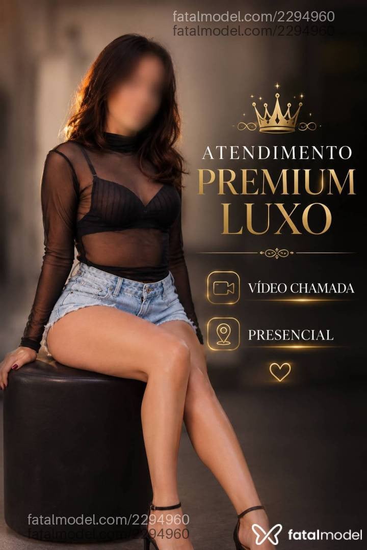 Acompanhante mulher com cabelo castanho de olhos mel - Sheron Amorim