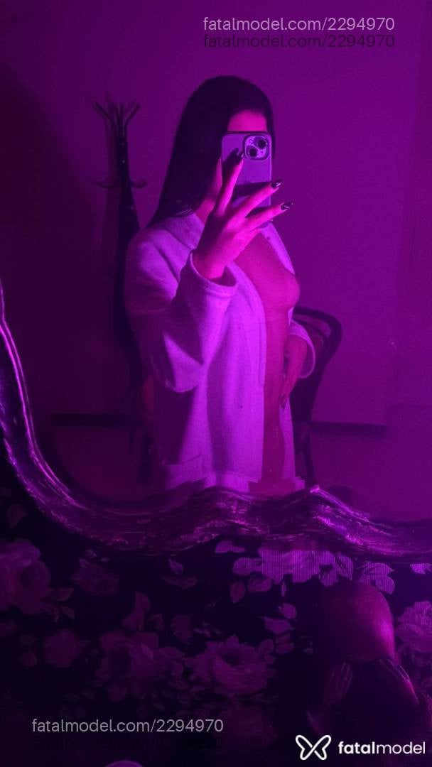 Acompanhante mulher morena (o) de olhos verdes - Vanessa