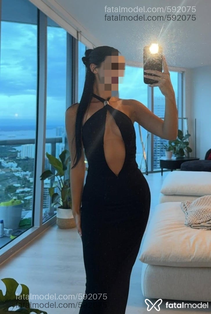 Acompanhante mulher com cabelo castanho de olhos castanhos em Uberlândia - Bellini