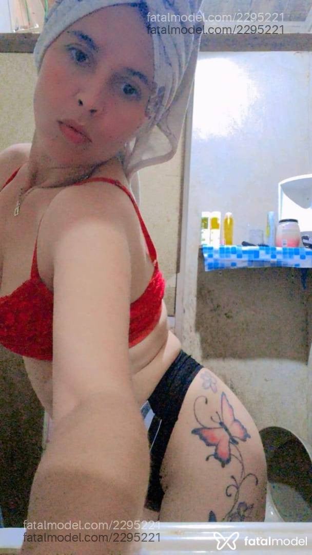 Acompanhante mulher com cabelo colorido de olhos castanhos em Novo Hamburgo - Daiane