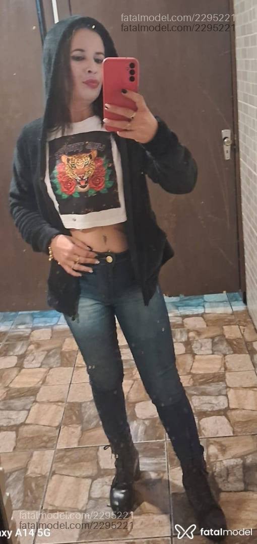Acompanhante mulher com cabelo colorido de olhos castanhos em Novo Hamburgo - Daiane